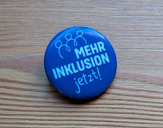 Button (blau)